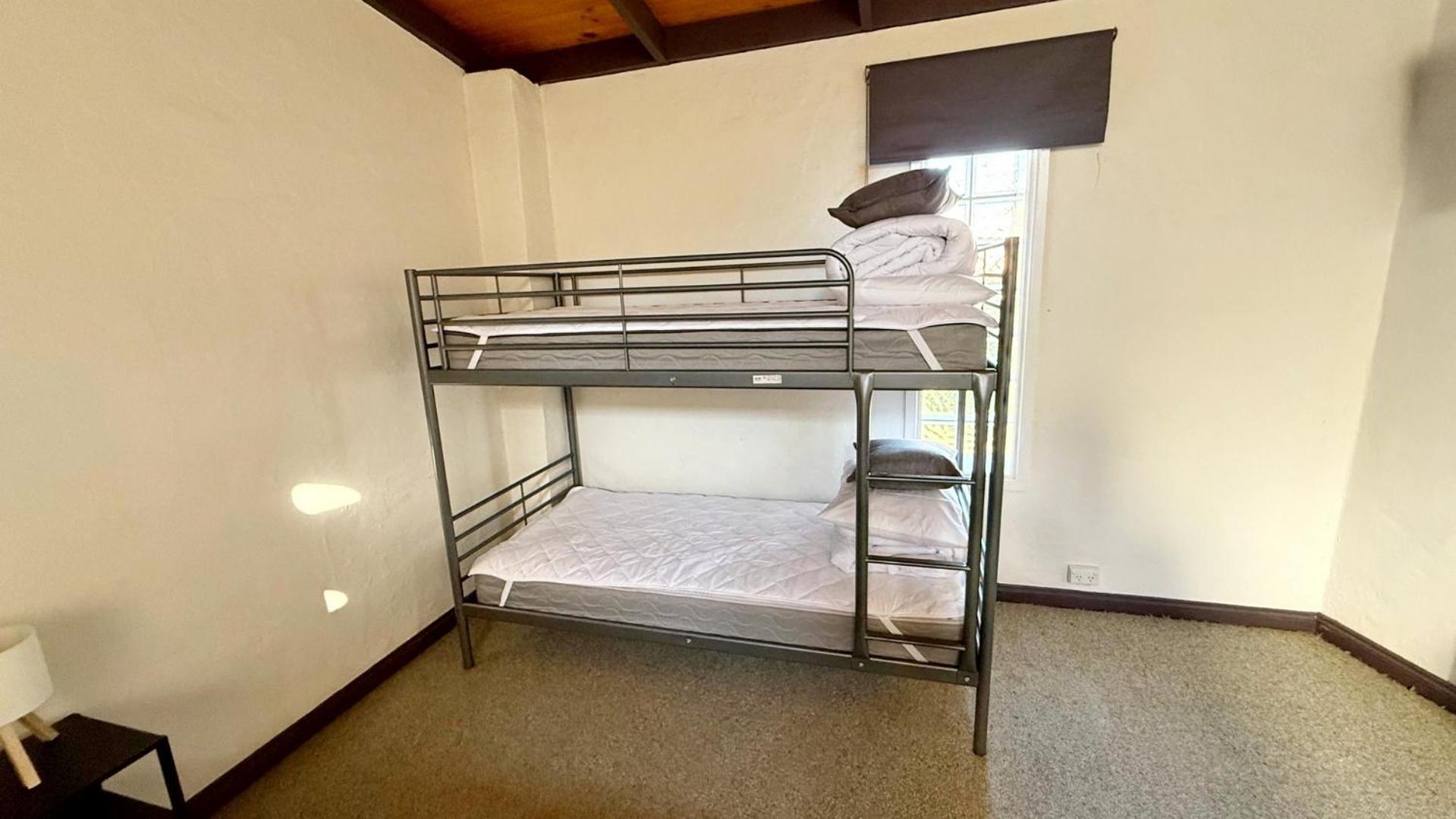Colonial Bank Motel Omeo Bagian luar foto