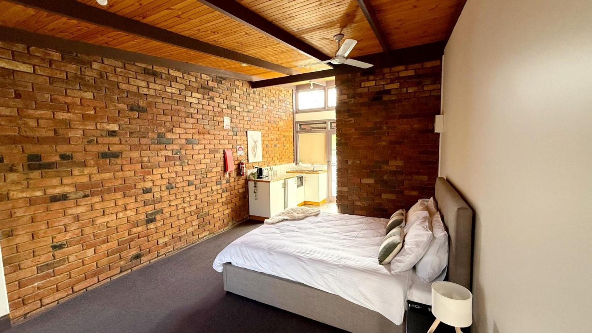 Colonial Bank Motel Omeo Bagian luar foto
