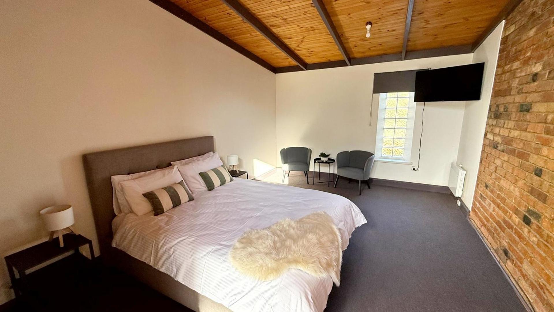 Colonial Bank Motel Omeo Bagian luar foto