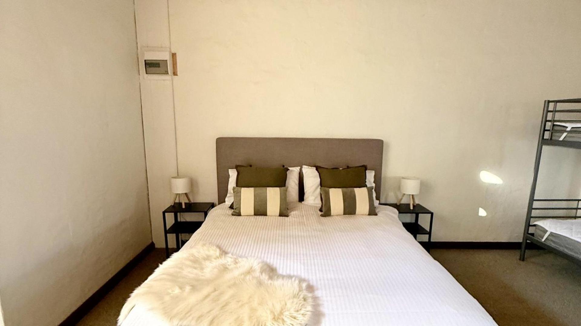 Colonial Bank Motel Omeo Bagian luar foto