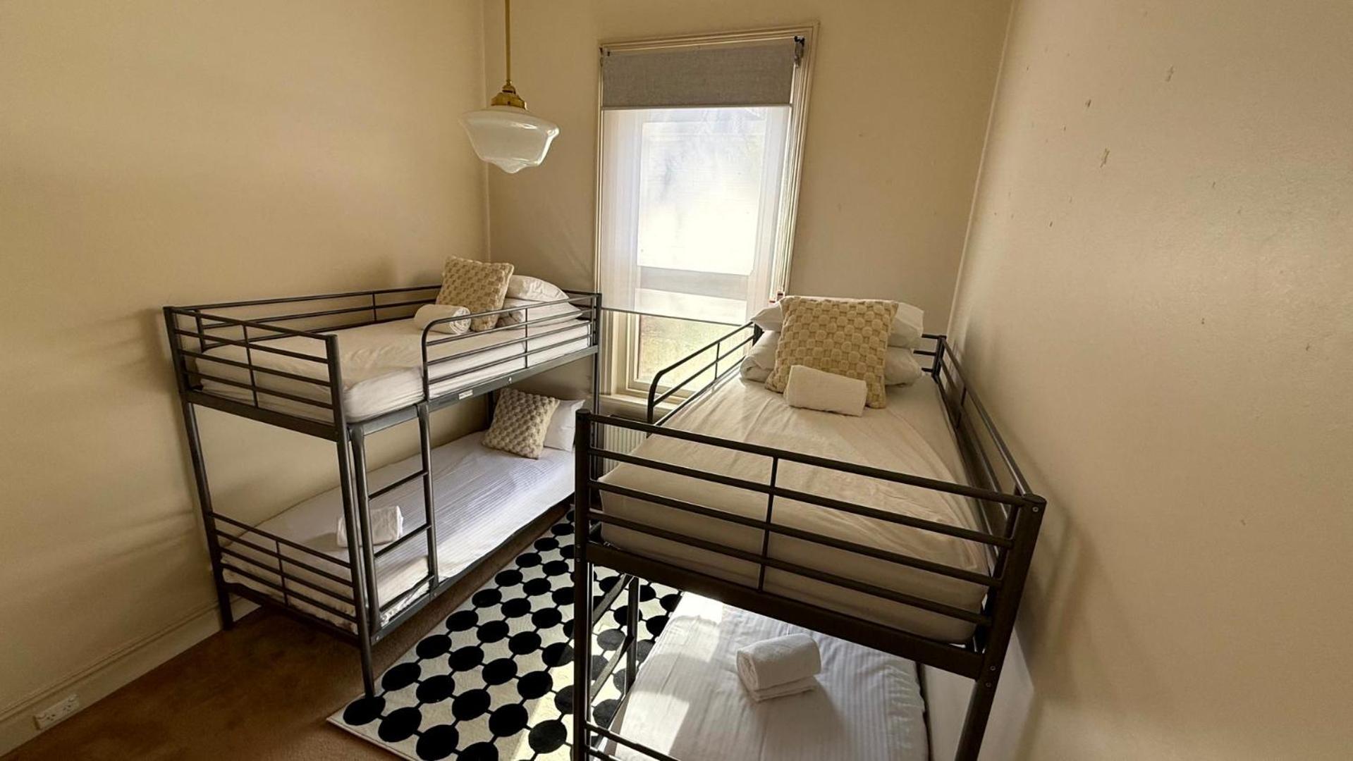 Colonial Bank Motel Omeo Bagian luar foto